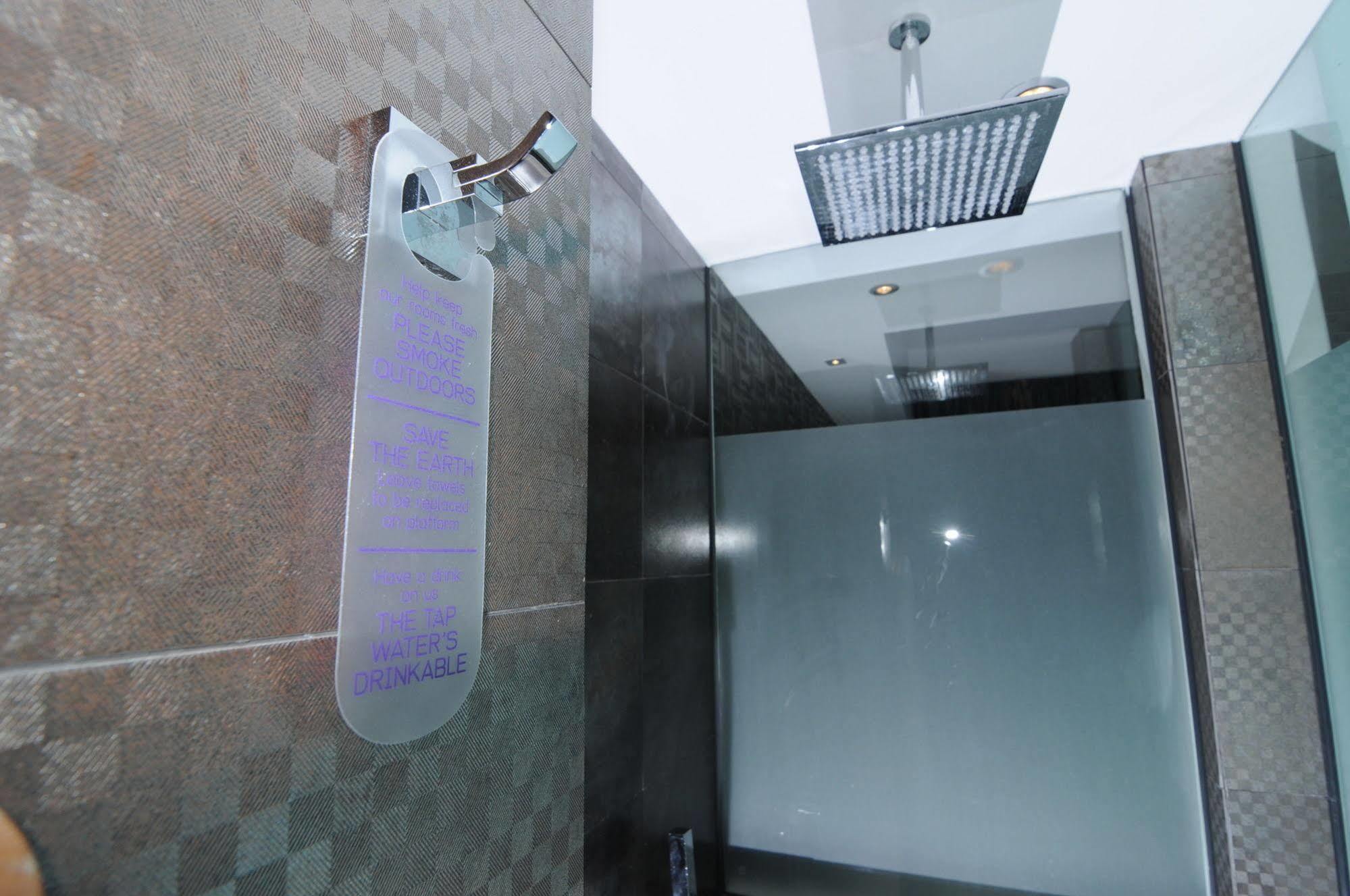 Moon 23 Hotel Сингапур Екстериор снимка