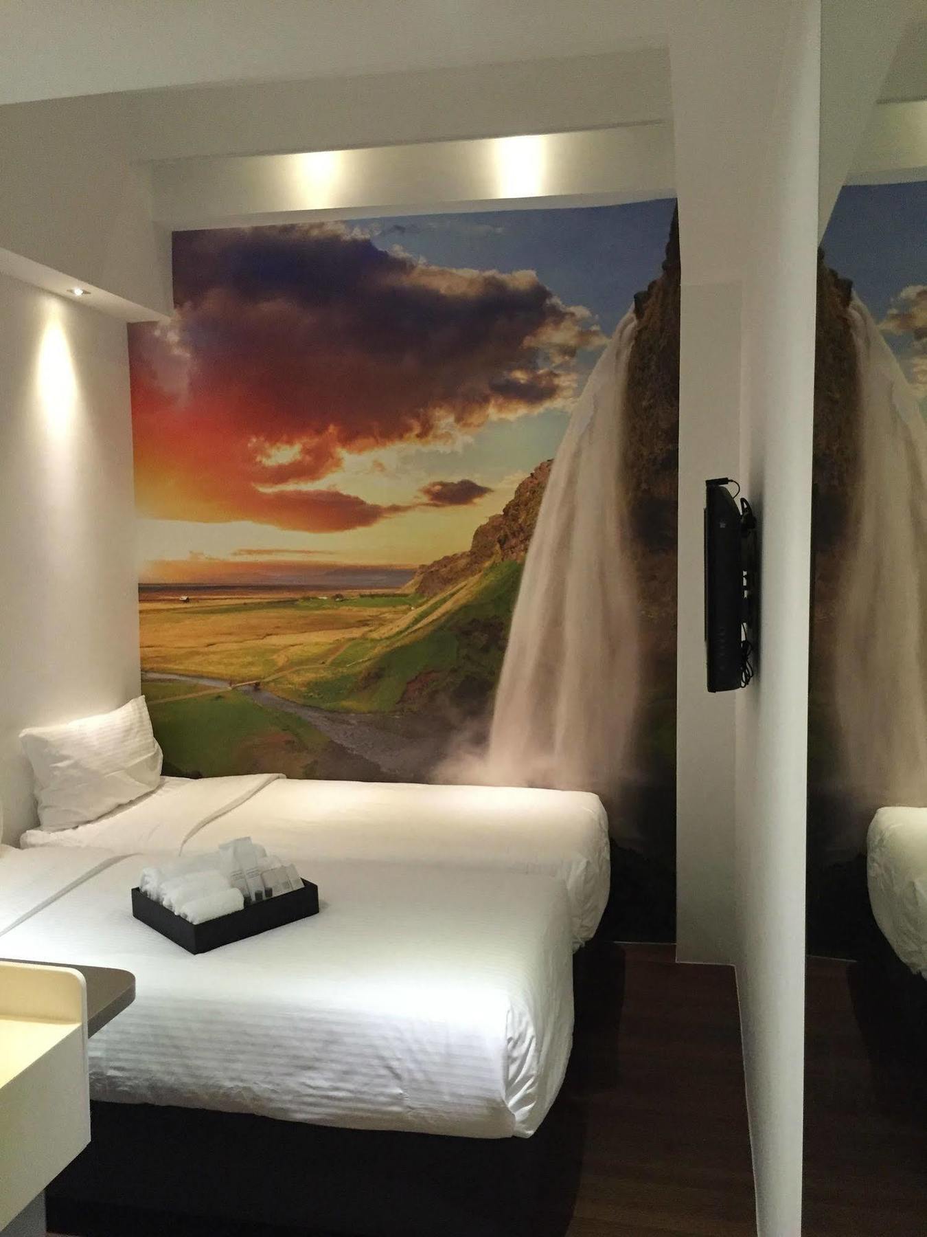 Moon 23 Hotel Сингапур Екстериор снимка